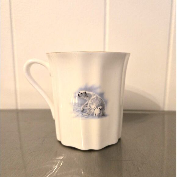 Renaissance Fine Bone China Polar Bear & Cub Mug w/Gold Rim Made in Canada - Picture 2 of 4